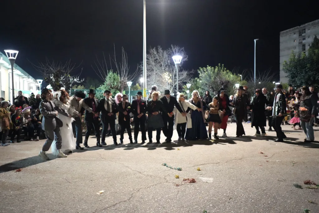 Καρναβαλοπαντρέματα στο Νότιο Διαμέρισμα: Η γιορτή του Πατρινού Καρναβαλιού βγήκε στις γειτονιές ΦΩΤΟ