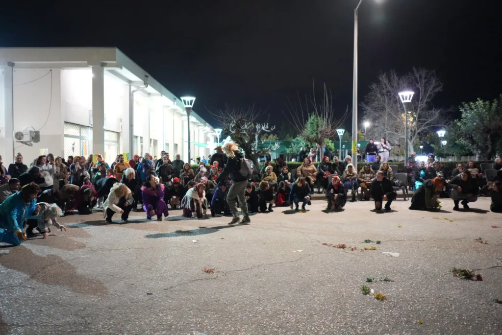 Καρναβαλοπαντρέματα στο Νότιο Διαμέρισμα: Η γιορτή του Πατρινού Καρναβαλιού βγήκε στις γειτονιές ΦΩΤΟ Καρναβαλοπαντρέματα στο Νότιο Διαμέρισμα: Η γιορτή του Πατρινού Καρναβαλιού βγήκε στις γειτονιές ΦΩΤΟ