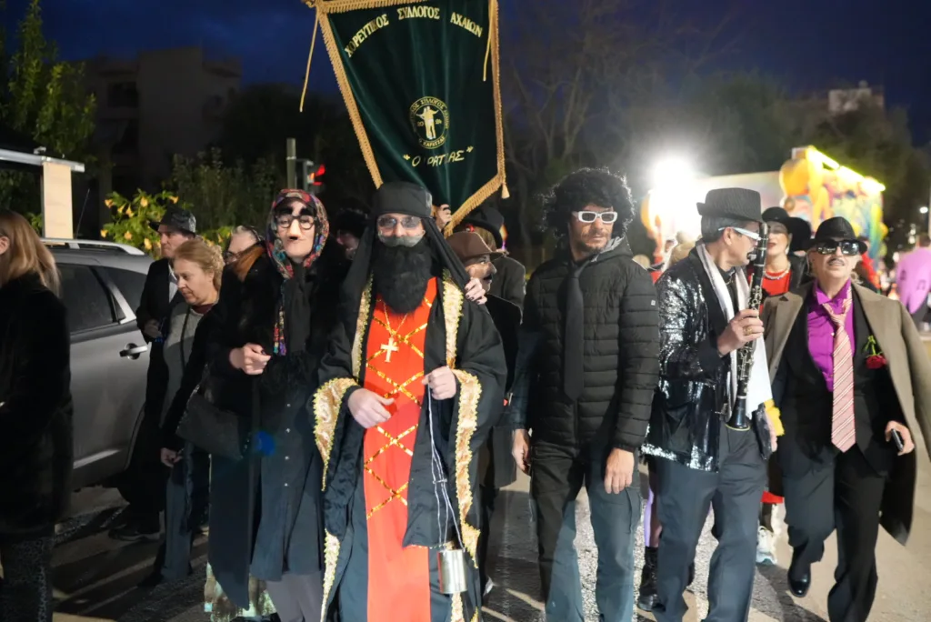 Καρναβαλοπαντρέματα στο Νότιο Διαμέρισμα: Η γιορτή του Πατρινού Καρναβαλιού βγήκε στις γειτονιές ΦΩΤΟ