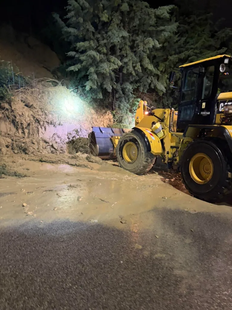 Κατολισθήσεις στη Μίνι Περιμετρική Πάτρας: Ολονύχτια επιχείρηση για την ασφάλεια του δρόμου ΦΩΤΟ