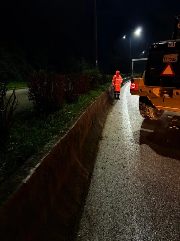 Κατολισθήσεις στη Μίνι Περιμετρική Πάτρας: Ολονύχτια επιχείρηση για την ασφάλεια του δρόμου ΦΩΤΟ
