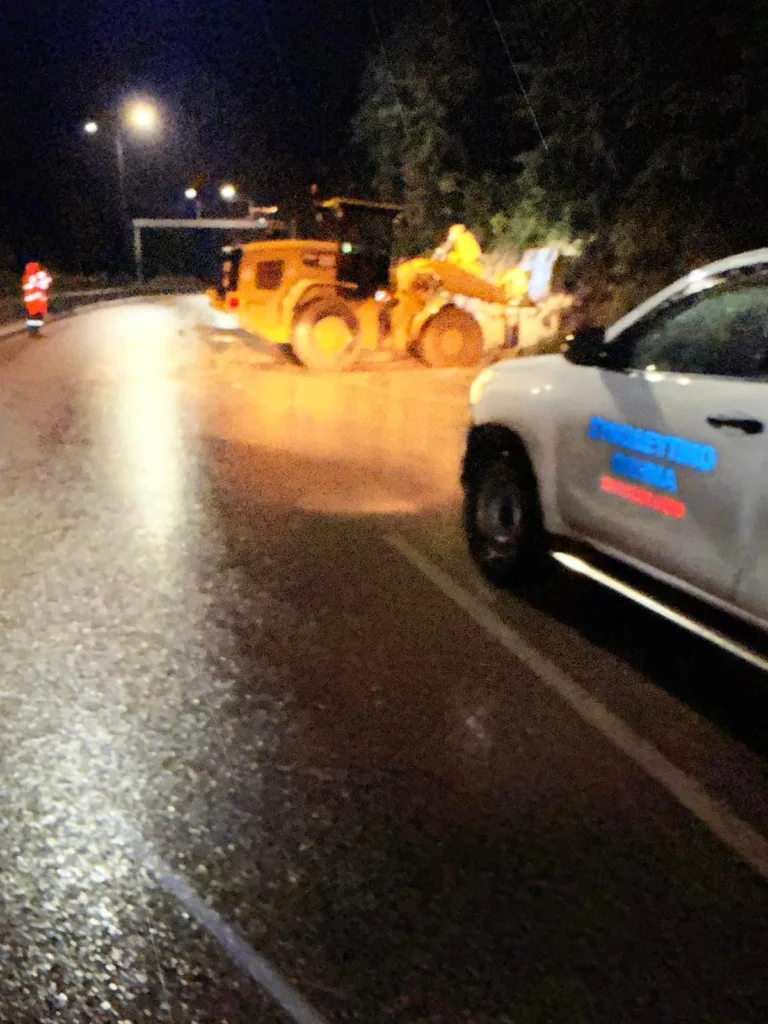 Κατολισθήσεις στη Μίνι Περιμετρική Πάτρας: Ολονύχτια επιχείρηση για την ασφάλεια του δρόμου ΦΩΤΟ