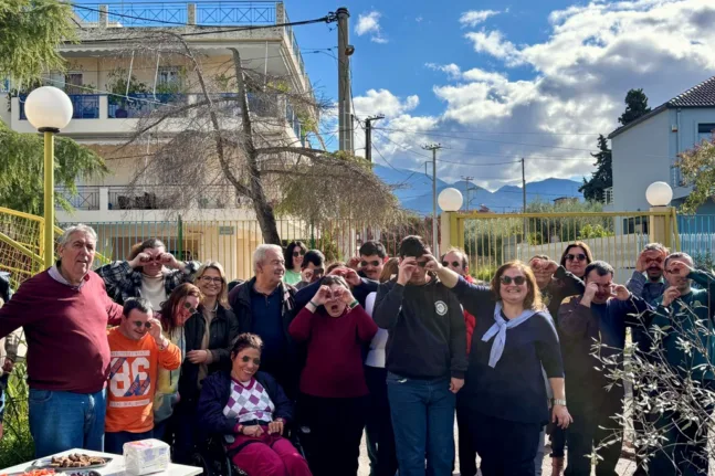 Τα παιδιά των ΚΔΑΠΑμεΑ «ΑΜΠΕΤ ΧΑΣΜΑΝ» και «ΚΟΜΑΙΘΩ» του ΚΟΔΗΠ μάζεψαν τις ελιές τους