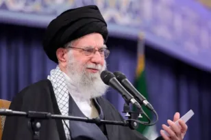 Απειλές Χαμενεΐ ότι το USS Abraham Lincoln μπορεί να βυθιστεί