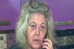 «Η κόρη μου ήταν γυμνή και αυτός από πάνω της», η ανατριχιαστική περιγραφή της μητέρας της 25χρονης ΑμεΑ