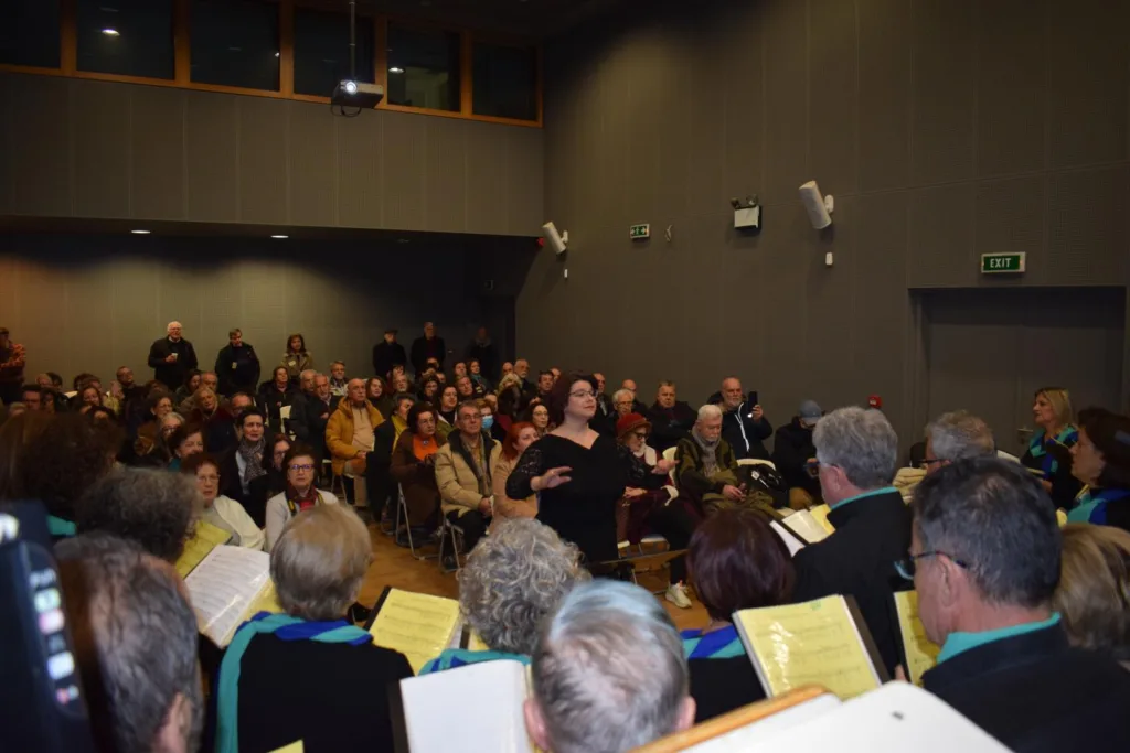 Παρουσία πλήθους φίλων η Κοινο_Τοπία έκοψε την πίτα της εν μέσω ευχών και ασμάτων της χορωδίας της