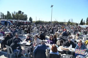 Πάτρα: Με κόσμο, μουσική και χαρταετούς η Καθαρά Δευτέρα στο θαλάσσιο μέτωπο μετά το Καρναβάλι ΦΩΤΟ