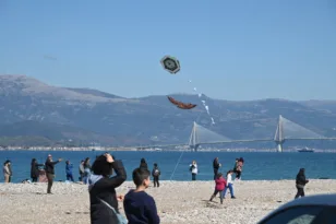 Πάτρα: Με κόσμο, μουσική και χαρταετούς η Καθαρά Δευτέρα στο θαλάσσιο μέτωπο μετά το Καρναβάλι ΦΩΤΟ