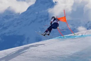 Χειμερινοί Ολυμπιακοί Αγώνες: Στην εντατική η 41χρονη σκιέρ Λίντσεϊ Βον που αγωνίστηκε με κομμένο χιαστό και τραυματίστηκε σοβαρά