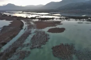 Λούρος: Υπερχείλιση και πλημμύρες σε παραποτάμια χωριά της Ηπείρου, «πνίγηκαν» καλλιέργειες