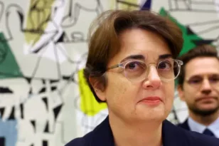 Παραιτήθηκε η διευθύντρια του Μουσείου του Λούβρου μετά την «διάρρηξη του αιώνα»