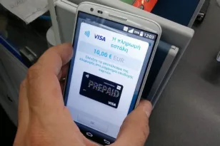 Τι είναι πιο ασφαλές να πληρώνουμε με κάρτα ή μέσω κινητού τηλεφώνου;