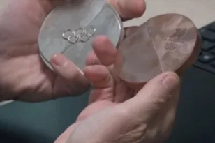 Χειμερινοί Ολυμπιακοί Αγώνες: Μυστήριο με τα μετάλλια, σπάνε λίγο μετά την παράδοσή τους στους αθλητές!