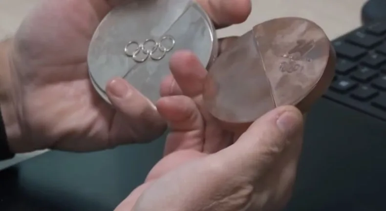 Χειμερινοί Ολυμπιακοί Αγώνες: Μυστήριο με τα μετάλλια, σπάνε λίγο μετά την παράδοσή τους στους αθλητές!