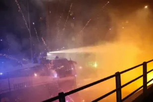 Ένταση στο Μιλάνο για τους Χειμερινούς Ολυμπιακούς: Διαδηλώσεις, επεισόδια και επεμβάσεις της αστυνομίας