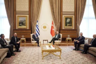 Έφτασε στην Άγκυρα ο Μητσοτάκης: Ξεκίνησε η συνάντηση με Ερντογάν