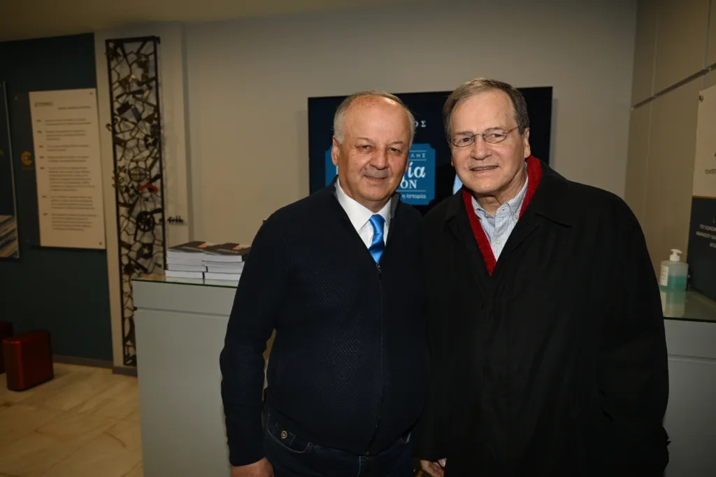 «Γιάννης Μπουρνέλης -Νοσταλγία στο επ ΑΚΡΟΝ»: Παρουσιάστηκε το βιβλίο του Αντώνη Αντωνόπουλου ΦΩΤΟ