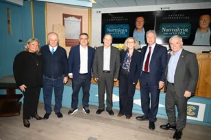 «Γιάννης Μπουρνέλης -Νοσταλγία στο επ ΑΚΡΟΝ»: Παρουσιάστηκε το βιβλίο του Αντώνη Αντωνόπουλου ΦΩΤΟ