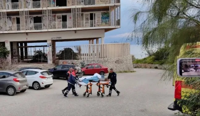 Ναύπλιο: Μαθήτρια τραυματίστηκε σοβαρά, έπεσε από μεγάλο ύψος σε παλιό ΞΕΝΙΑ