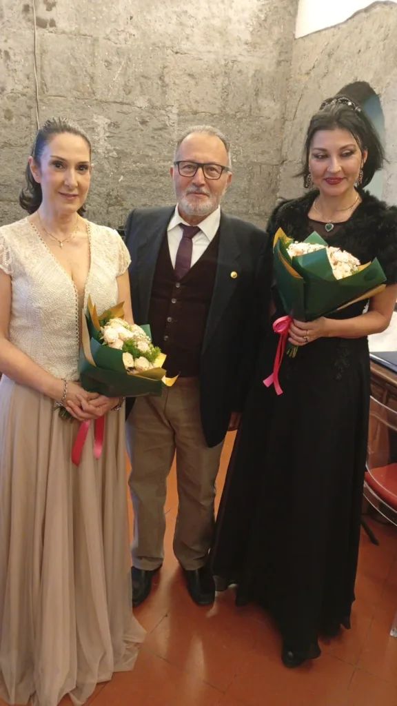 Νάπολη: Δύο Πατρινές για τη γλώσσα - Εκπροσώπησαν την Ελλάδα στον παγκόσμιο εορτασμό