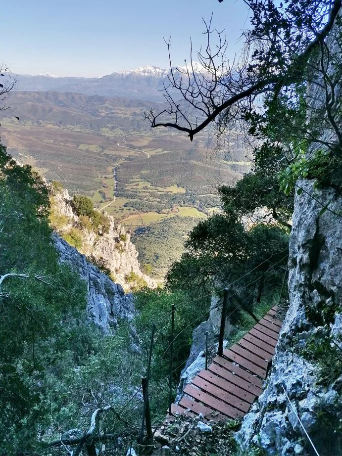 Η «Π» μπήκε στην Νεραϊδότρυπα: Η σπηλιά που ζουν μυθικά όντα... ΦΩΤΟ