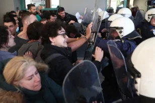 Ένταση στο νοσοκομείο Νίκαιας με την επίσκεψη Γεωργιάδη – «Κινδύνευσε η σωματική μου ακεραιότητα», λέει ο υπουργός ΦΩΤΟ-ΒΙΝΤΕΟ