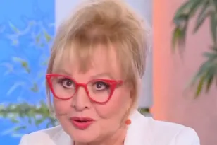 «Ήθελα να φάω ταραμοσαλάτα μετά από χρόνια, αλλά κατέληξα στο νοσοκομείο» η Βίκυ Παγιατάκη για την περιπέτειά της