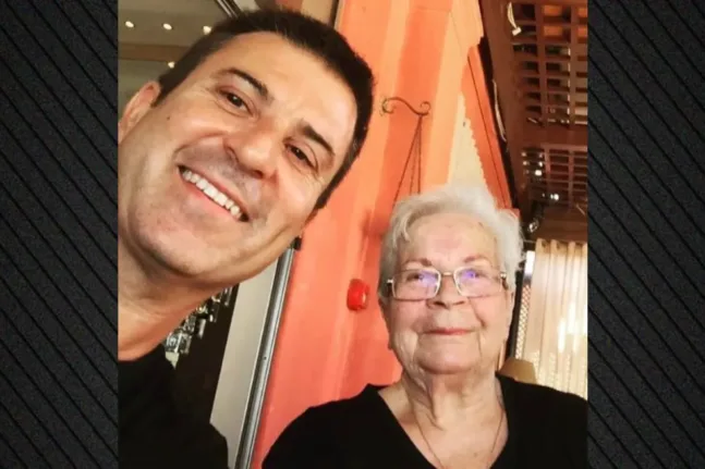 «Ο μοναδικός ήρωας που γνώρισα στη ζωή μου, καλό ταξίδι κυρά Καλλιόπη» συγκινεί ο Παναγιώτης Στάθης αποχαιρετώντας τη μητέρα του