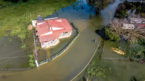 Σε οριακή κατάσταση στην Ηλεία, «πνίγηκαν» καλλιέργειες και οικισμοί, πλημμύρισαν Πηνειός και Αλφειός, ΦΩΤΟ