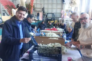 Πάτρα: Ο Πέτρος Ψωμάς στο Καρναβαλικό Συνεργείο