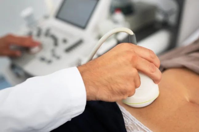 Καρκίνος ωοθηκών: Πώς η προληπτική αφαίρεση σαλπίγγων μειώνει έως και 80% τον κίνδυνο