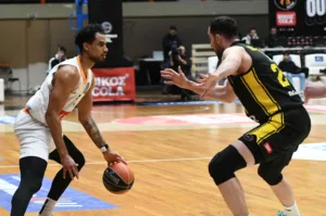 Λαβωμένος ο Προμηθέας ηττήθηκε από το Μαρούσι και αποκλείστηκε από το Κύπελλο, ΦΩΤΟ