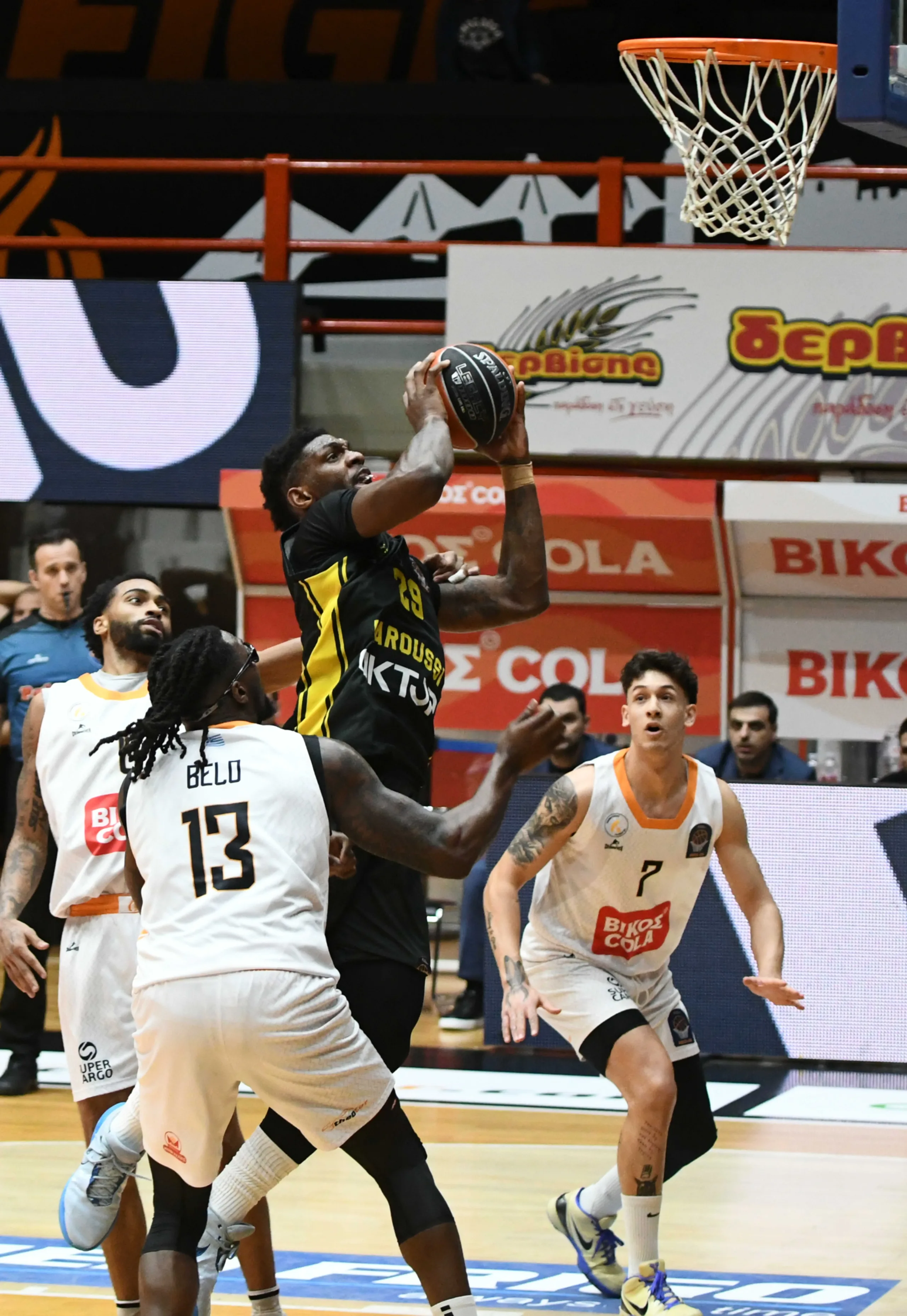 Λαβωμένος ο Προμηθέας ηττήθηκε από το Μαρούσι και αποκλείστηκε από το Κύπελλο, ΦΩΤΟ