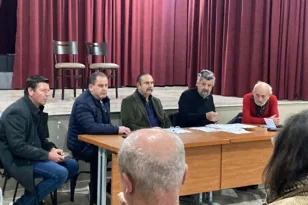 Συγκέντρωση διαμαρτυρίας στο Διακοπτό για τον Οδοντωτό από φορείς και πολίτες