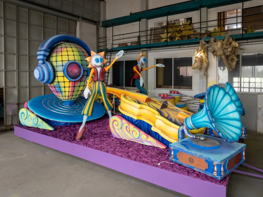 Πατρινό Καρναβάλι 2026: Το Καρναβάλι όλης της Ελλάδας - ΔΕΙΤΕ τα άρματα του Βασιλιά και το «ΟΠΕΚΕ Μπε...»