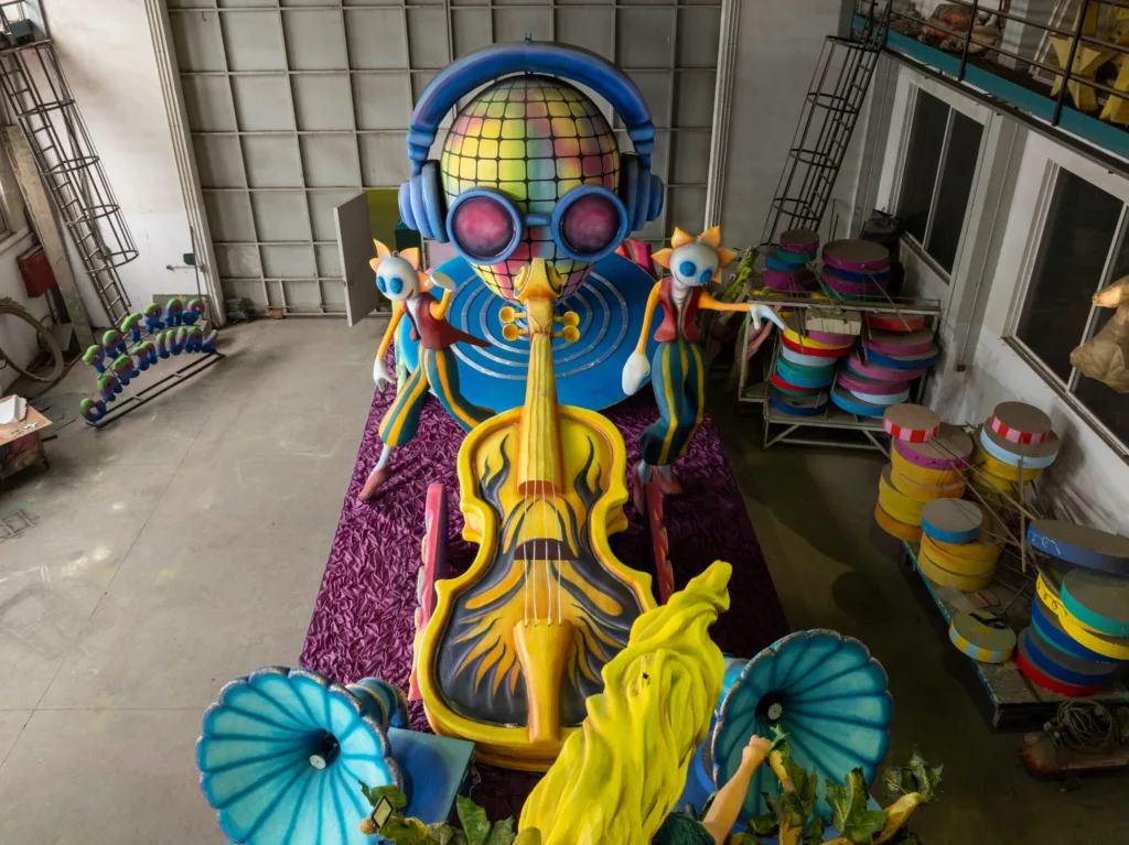 Πατρινό Καρναβάλι 2026: Το Καρναβάλι όλης της Ελλάδας - ΔΕΙΤΕ τα άρματα του Βασιλιά και το «ΟΠΕΚΕ Μπε...»