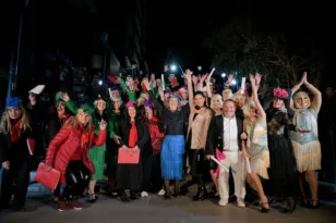 Μουσική, χορός και καρναβαλικός παλμός στις Σκάλες Γεροκωστοπούλου με τις ΣφήγΚΕΣ ΦΩΤΟ