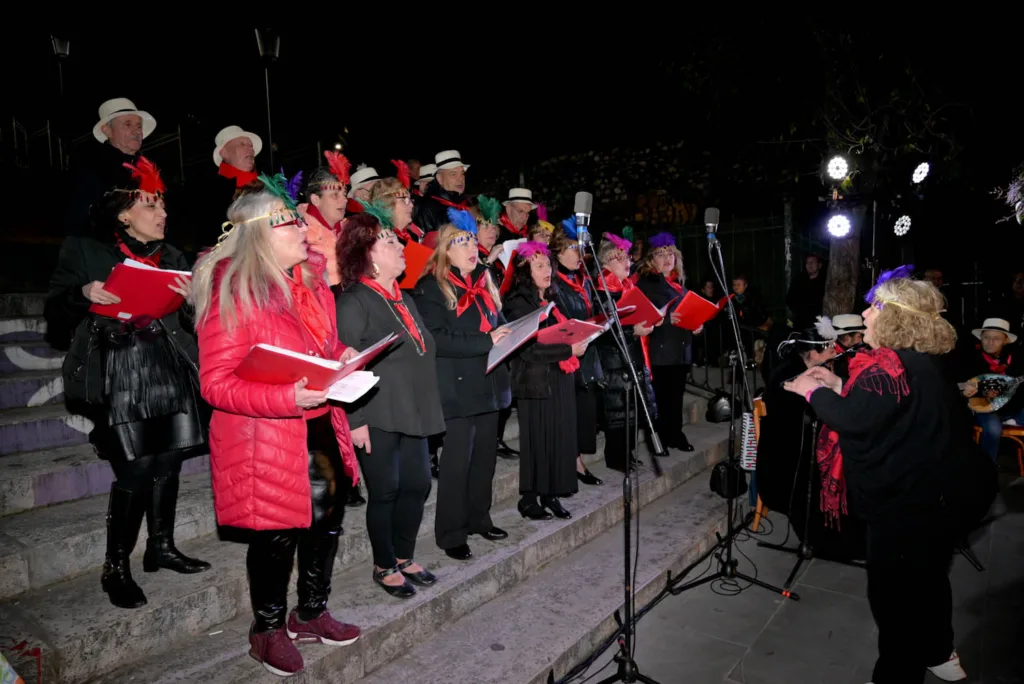 Μουσική, χορός και καρναβαλικός παλμός στις Σκάλες Γεροκωστοπούλου με τις ΣφήγΚΕΣ ΦΩΤΟ