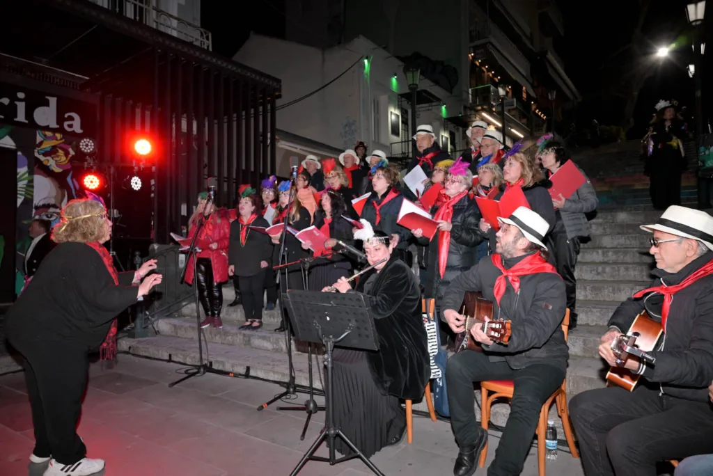 Μουσική, χορός και καρναβαλικός παλμός στις Σκάλες Γεροκωστοπούλου με τις ΣφήγΚΕΣ ΦΩΤΟ