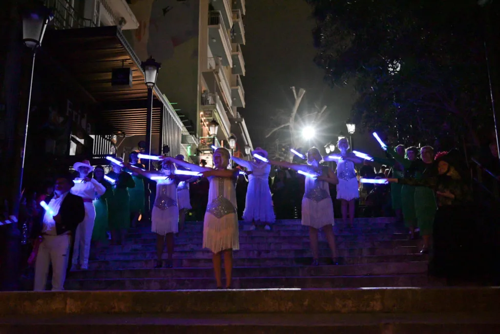 Μουσική, χορός και καρναβαλικός παλμός στις Σκάλες Γεροκωστοπούλου με τις ΣφήγΚΕΣ ΦΩΤΟ