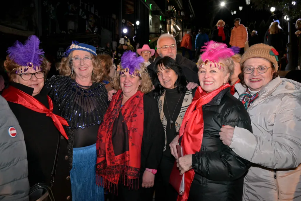 Μουσική, χορός και καρναβαλικός παλμός στις Σκάλες Γεροκωστοπούλου με τις ΣφήγΚΕΣ ΦΩΤΟ