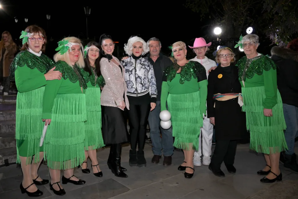 Μουσική, χορός και καρναβαλικός παλμός στις Σκάλες Γεροκωστοπούλου με τις ΣφήγΚΕΣ ΦΩΤΟ