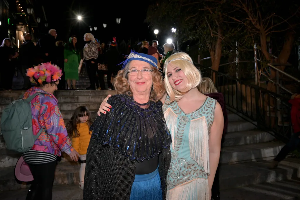 Μουσική, χορός και καρναβαλικός παλμός στις Σκάλες Γεροκωστοπούλου με τις ΣφήγΚΕΣ ΦΩΤΟ