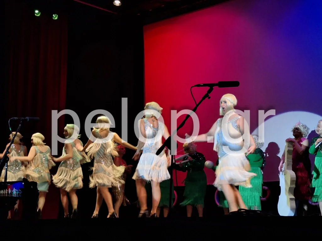 Οι ΣΦήΓΚΕΣ στο κατάστρωμα: Καρναβαλική κωμωδία με ρυθμό, σάτιρα και σωστή πλεύση Οι ΣΦήΓΚΕΣ στο κατάστρωμα: Καρναβαλική κωμωδία με ρυθμό, σάτιρα και σωστή πλεύση