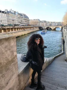 Μαρία Σολωμού: Δημοσίευσε φωτογραφίες από το ταξίδι της στο Παρίσι