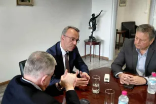 Συνάντηση Χρ. Σταϊκούρα με το ΔΣ του Επιμελητηρίου Αχαΐας: «Το τρένο θα απογειώσει Πάτρα και Λιμάνι»