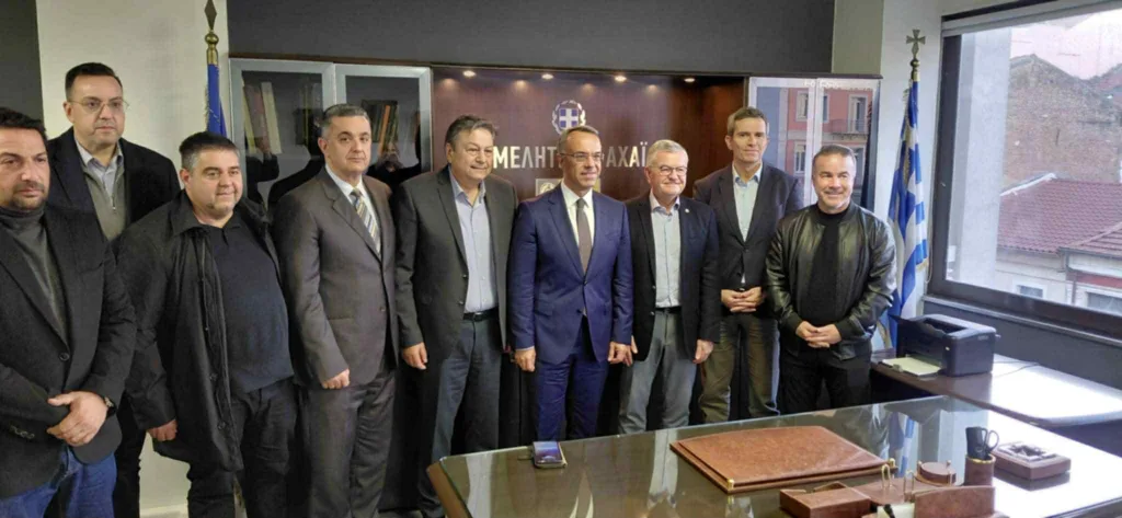 Συνάντηση Χρ. Σταϊκούρα με το ΔΣ του Επιμελητηρίου Αχαΐας: «Το τρένο θα απογειώσει Πάτρα και Λιμάνι»