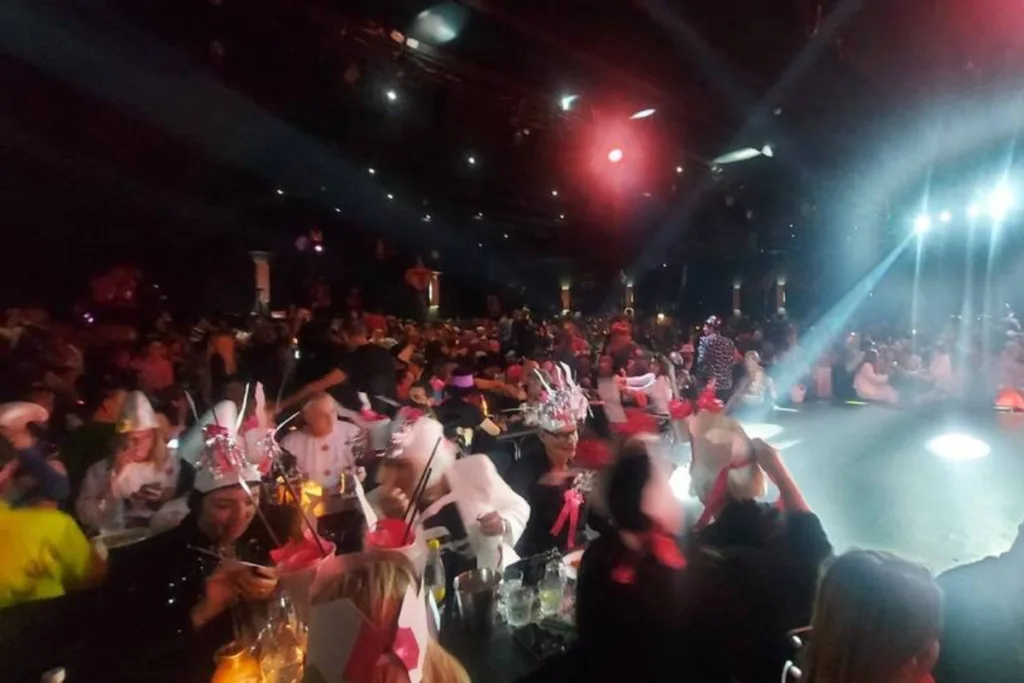 Το απόλυτο Party Guide του Πατρινού Καρναβαλιού 2026: Dress code και glam σε αποκριάτικους ρυθμούς