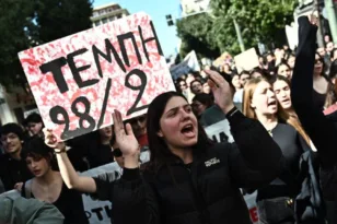 Τρία χρόνια από την τραγωδία των Τεμπών: Πανελλαδικές απεργίες και συλλαλητήρια σε όλη τη χώρα