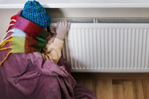 Eurostat: Το 9,2% των Ευρωπαίων δυσκολεύεται να κρατήσει το σπίτι του ζεστό